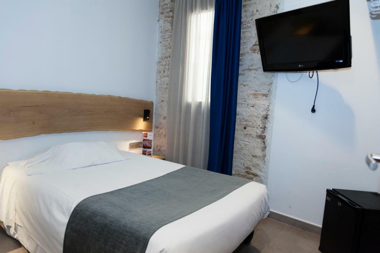 Hostal Paris Барселона Екстер'єр фото