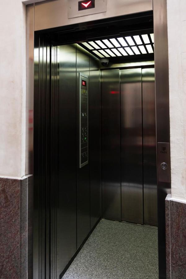 Hostal Paris Барселона Екстер'єр фото